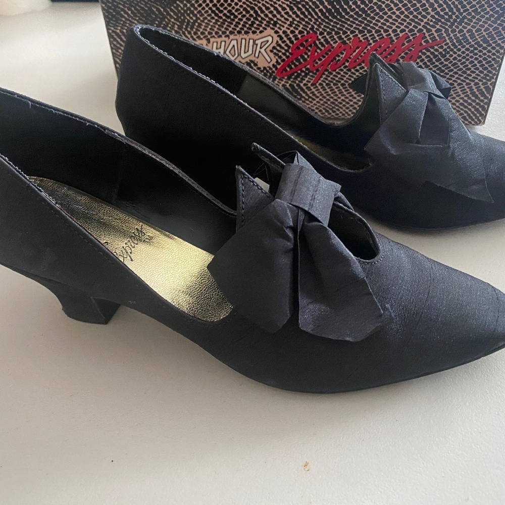 Vintage Rush Hour Express black satin bow pointed-toe pumps heels 8.5